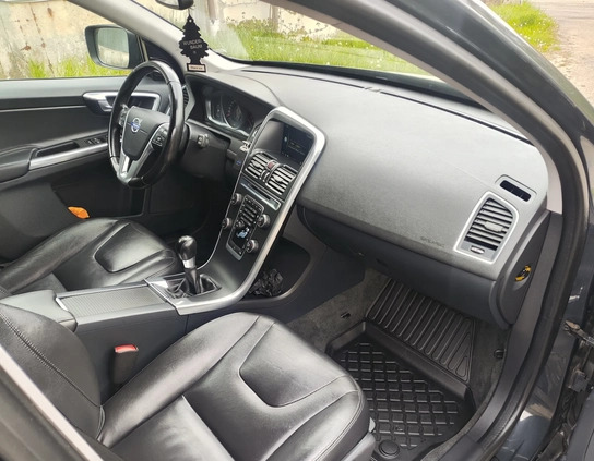 Volvo XC 60 cena 67000 przebieg: 211500, rok produkcji 2015 z Rzeszów małe 301